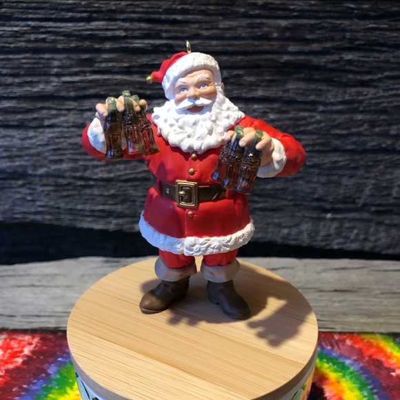 ❤️1993 Coca Cola Christmas ornament with Coke bottles 90s Vtg Hallmark Keepsake - Picture 1 of 13